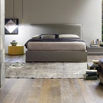 Lit double / contemporain / tapissé / avec...