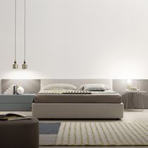 Lit double / contemporain / tapissé / avec...