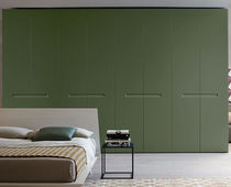 Armoire contemporaine / en bois laqué /...