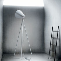 Lampe sur pied / en acier / en chêne / contemporaine