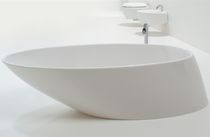 Baignoire ovale / à poser / en Pietraluce®...