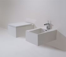 WC suspendu / en céramique