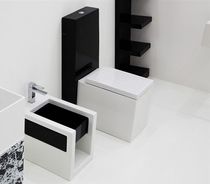 Toilettes à poser / monobloc / en céramique...