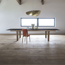 Table contemporaine / en bois / rectangulaire...