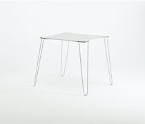 Table contemporaine / en bois / rectangulaire...