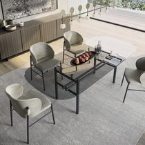 Table contemporaine / en verre / avec piètement...