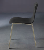 Chaise contemporaine / piètement standard...