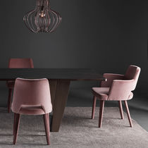 Chaise contemporaine / tapissée / avec accoudoirs...