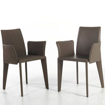 Chaise contemporaine / en cuir / tapissée...