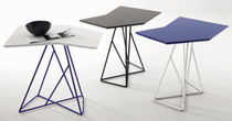 Table d'appoint contemporaine / en MDF /...