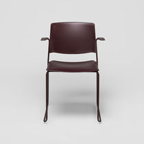 Chaise contemporaine / tapissée / empilable...