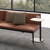 Table d'appoint contemporaine / en chêne...