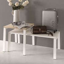Table d'appoint contemporaine / en bois...