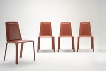 Chaise contemporaine / tapissée / en métal...