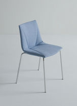 Chaise contemporaine / en tissu / tapissée
