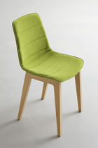 Chaise contemporaine / en polymère / tapissée