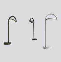 Lampe de table / contemporaine / en acier...