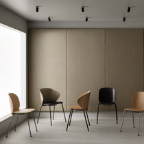 Chaise contemporaine / en tissu / en cuir...