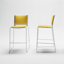Chaise de bar contemporaine / tapissée /...
