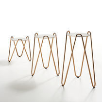 Table d'appoint contemporaine / en cuir...