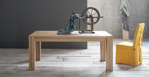 Table contemporaine / en bois / rectangulaire...