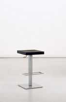 Tabouret de bar contemporain / en métal...