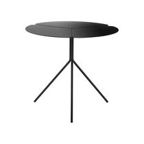 Table d'appoint contemporaine / en métal...