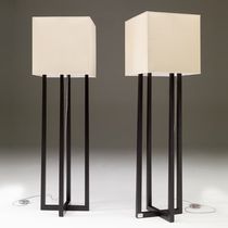 Lampe sur pied / en bois / en tissu / contemporaine