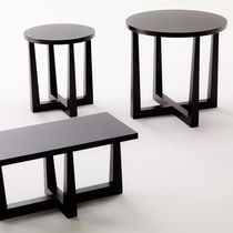 Table d'appoint contemporaine / en bois...