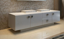 Buffet contemporain / en bois laqué brillant