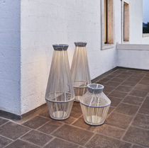 Lampe sur pied / en aluminium / en fibres...