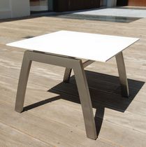 Table d'appoint contemporaine / en céramique...
