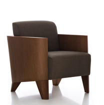 Fauteuil contemporain / en tissu / en bois