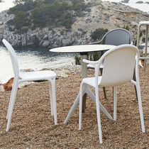 Chaise de jardin contemporaine / en polypropylène...