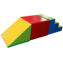 Module en mousse pour parcours de jeux