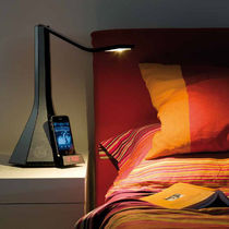 Lampe de table / design original / en aluminium...