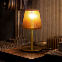 Lampe de table / contemporaine / en aluminium...