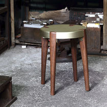Tabouret contemporain / en chêne / en noyer...