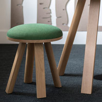 Tabouret contemporain / avec piètement en...