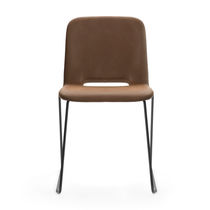 Chaise contemporaine / empilable / tapissée...