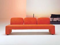 Canapé contemporain / orange / en tissu...