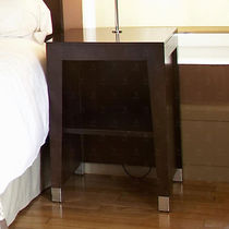 Table de chevet contemporaine / en bois...