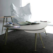 Table basse contemporaine / en HPL / avec...