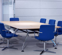 Table de conférence contemporaine / en fonte...