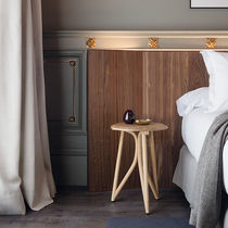 Table d'appoint contemporaine / en bois...