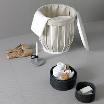 Panier à linge en cuir