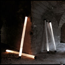 Colonne lumineuse contemporaine / en métal...
