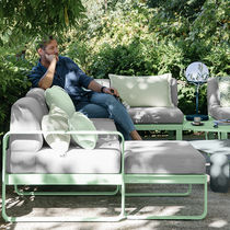 Repose-pied contemporain / en tissu acrylique...