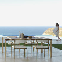 Table à manger contemporaine / en iroko...