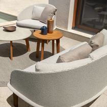 Table d'appoint contemporaine / en teck...